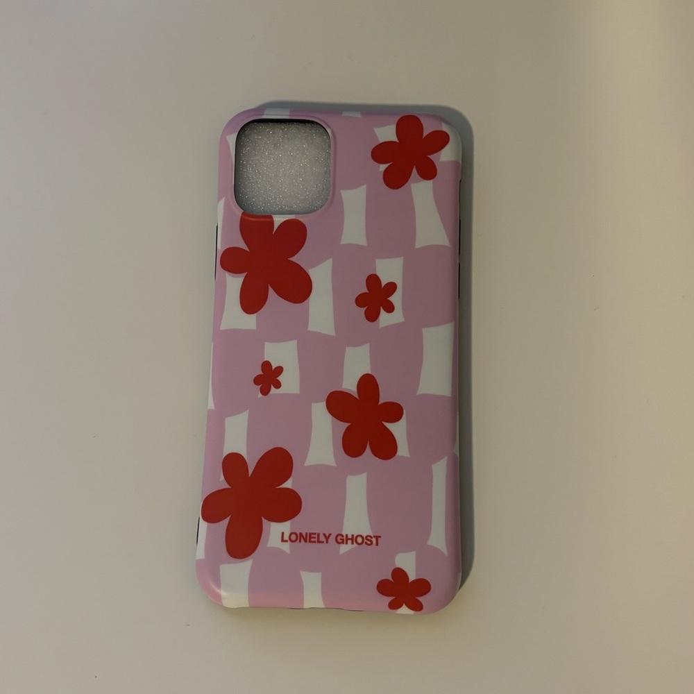 lonely ghost iphone 11 pro case lightly used
